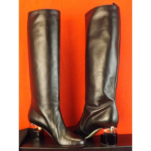 NIB CHANEL G30451 BLACK LEATHER LUCITE PEARL HEEL TALL CLASSIC BOOTS 40 $1825 - Picture 1 of 12
